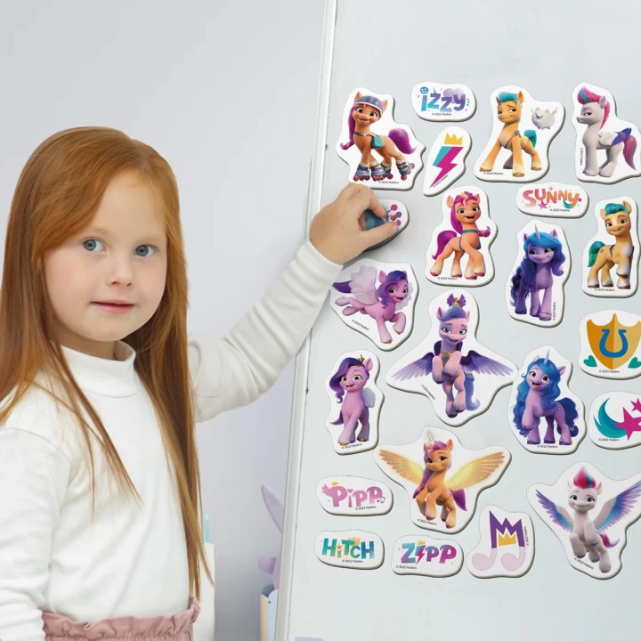 pol_pl_ZESTAW-MAGNESOW-MY-LITTLE-PONY-PRZYJAZN-KUCYKI-KOLOROWE-UKLADANKA-ME5031-21-690_4.png