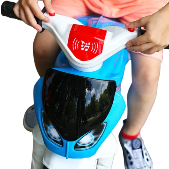 pol_pl_MOTOCYKL-POLICYJNY-JEZDZIK-EFEKTY-DZWIEKOWE-NAKLEJKI-SZEROKIE-KOLA-5781-514_4.png