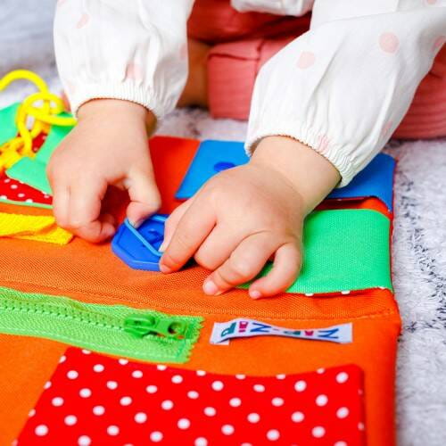 pol_pl_GRA-EDUKACYJNA-BUSY-BOARD-2-TABLICA-MANIPULACYJNA-TORBA-ROTER-KAFER-149_4.jpg