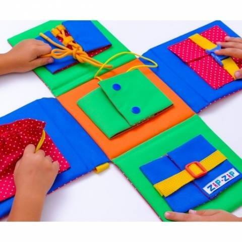 pol_pl_GRA-EDUKACYJNA-BUSY-BOARD-TABLICA-MANIPULACYJNA-TORBA-PORECZNA-ROTER-KAFER-150_3.jpg